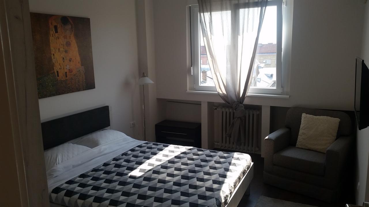 Alux Apartment Belgrade Extérieur photo